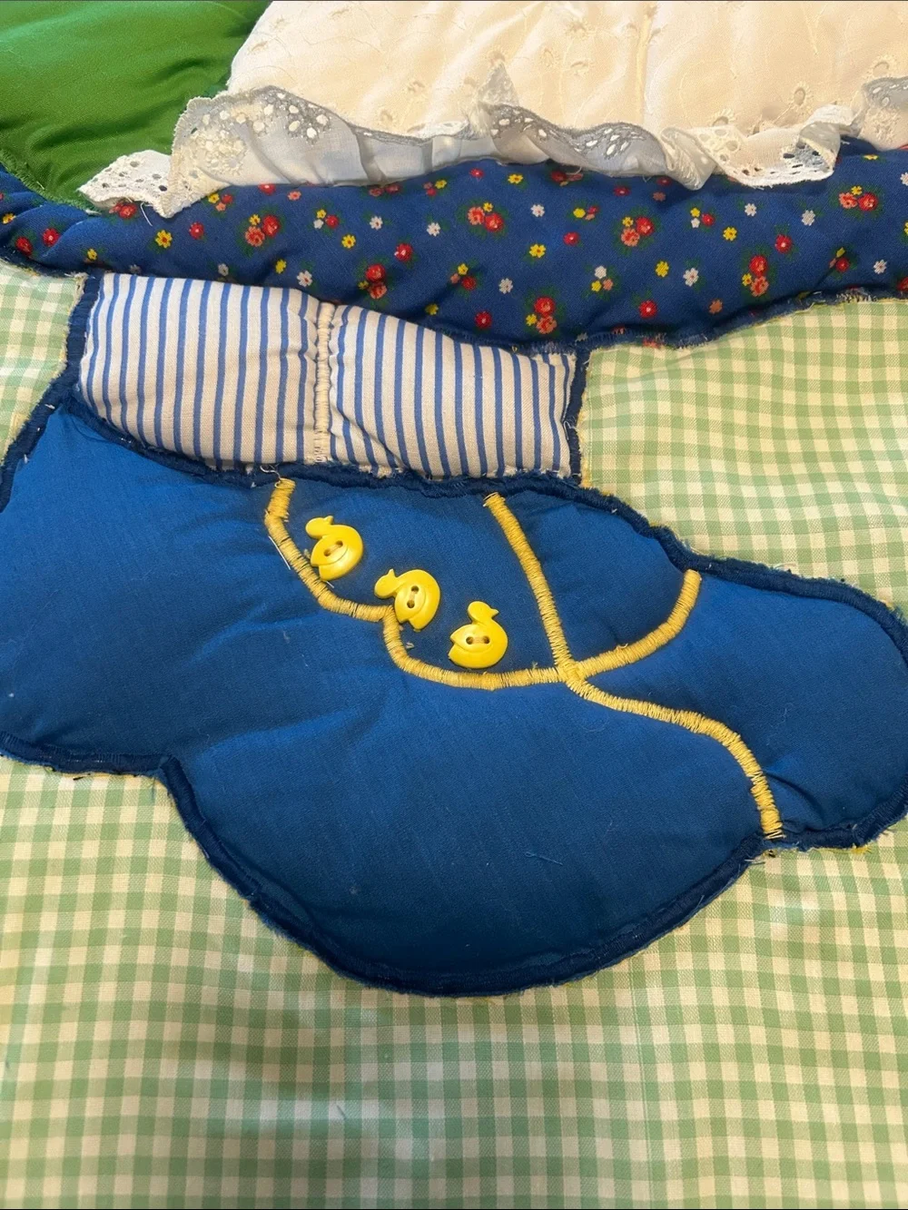 Handmade Quilted Appliqué Floral & Sunbonnet Girl Gingham Full Bedspread